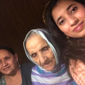 Meet your Posher, Madeeha